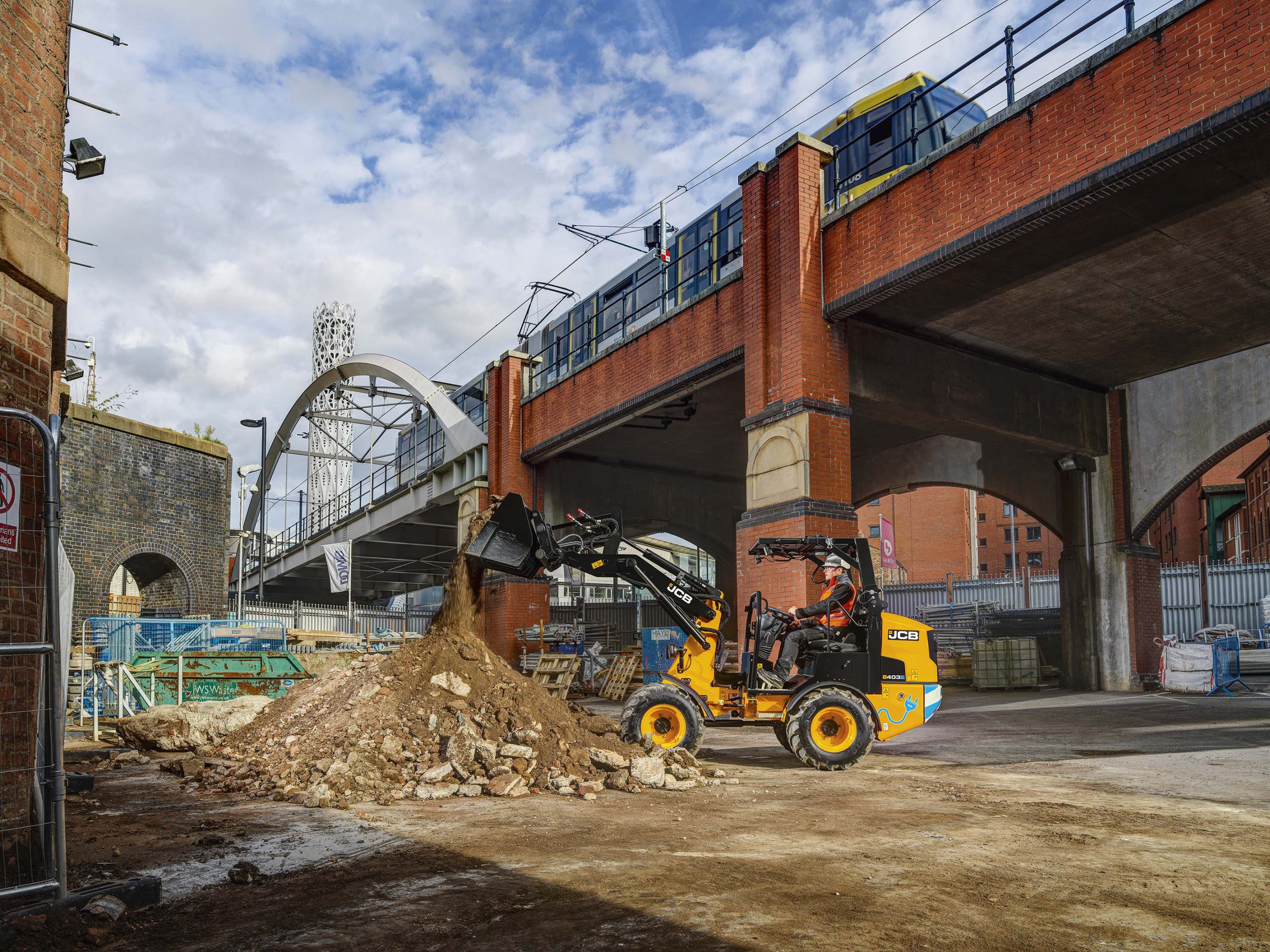 Jcb lancia la pala gommata a zero emissioni